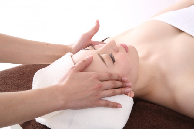 Luxury Facial (60 min) — £65, booking, pay on the day
